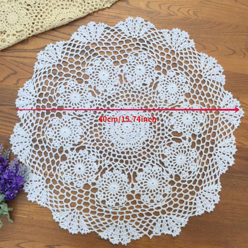 serviette table coton beige clair crochetée motifs floraux traditionnelle artisanale 40cm