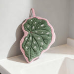 serviette main feuille stylisée polyester polyamide ruban vert veines blanches bordure rose moderne cuisine