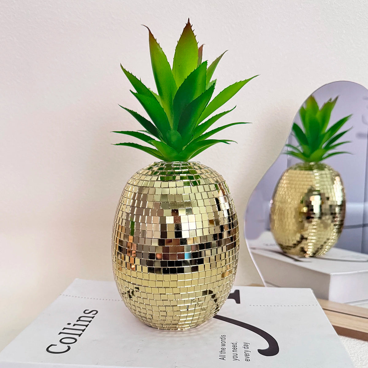 décoration intérieure ananas miroir verre poli or argent rose doré moderne tropical table chambre