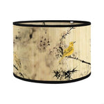 abat jour artisanal oiseaux fleurs branches beige noir jaune rose vert boucle métallique