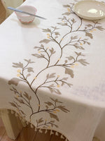nappe table imperméable brodée fleur classique beige tassellettes hiver automne ramadan maison mariage
