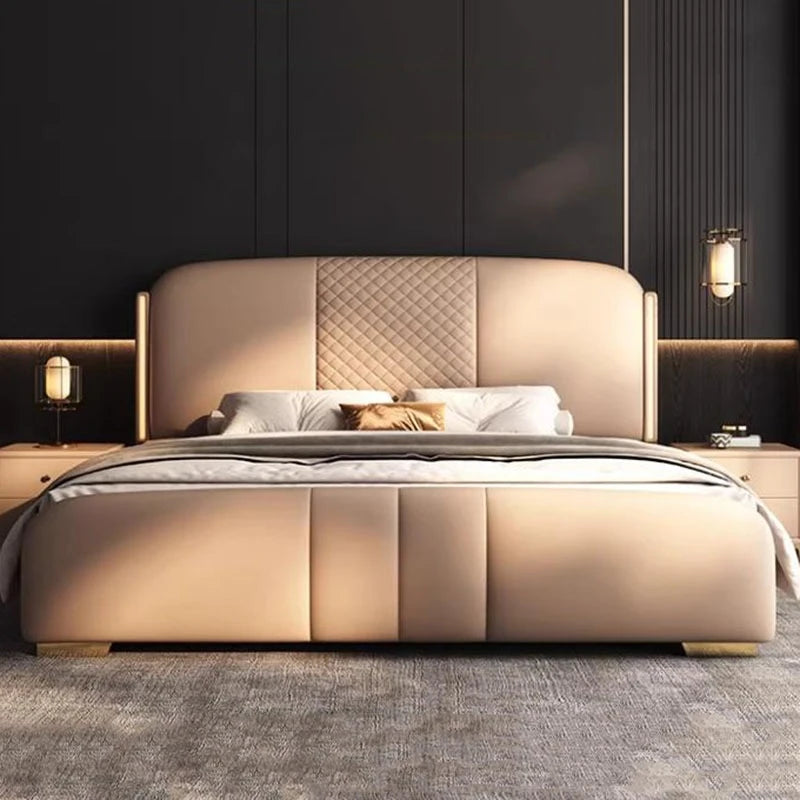 lit double moderne minimaliste beige clair cuir tissu tête rembourrée table chevet meubles chambre