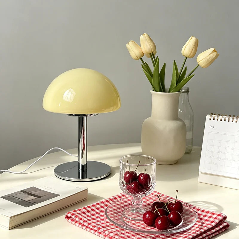 lampe table moderne blanc jaune orange vert opacité base plate prise usb cable alimentation