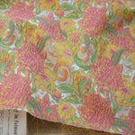 tissu polyester imprimé floral blanc rose jaune vert protection uv bricolage opacité largeur 144cm
