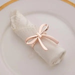 anneaux serviette or argent texture rugueuse moderne adhésif fixe set table minimaliste