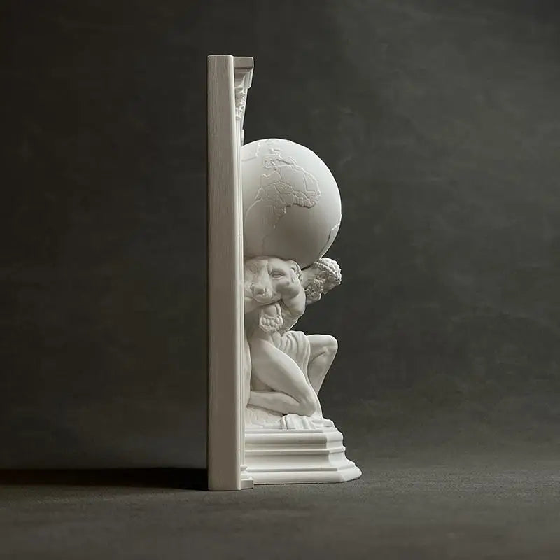 statue blanche atlas globede terre serre livres classique decoration maison sculpture mythologie grecque