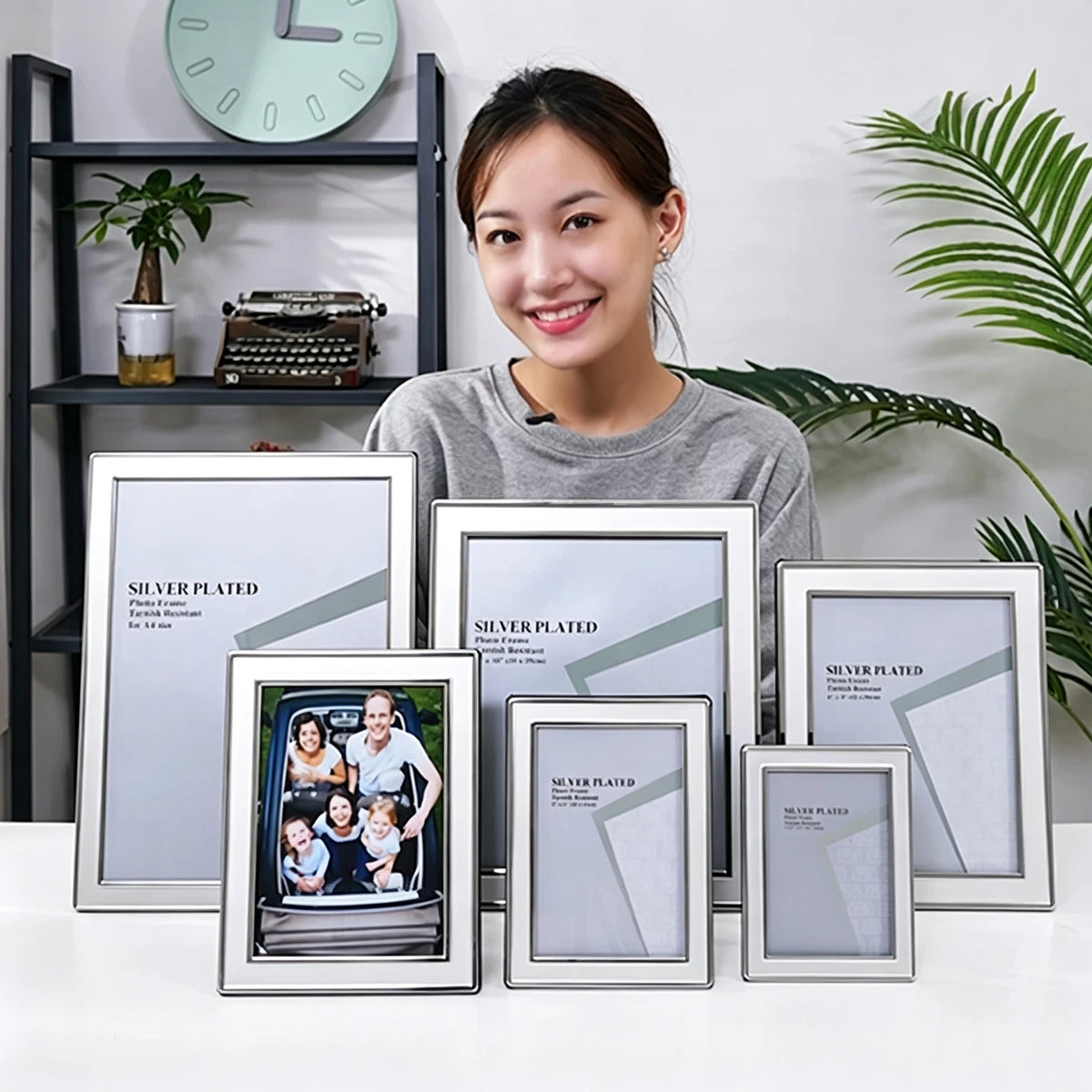 cadre photo rectangle moderne argenté blanc noir lisse floral pied mur