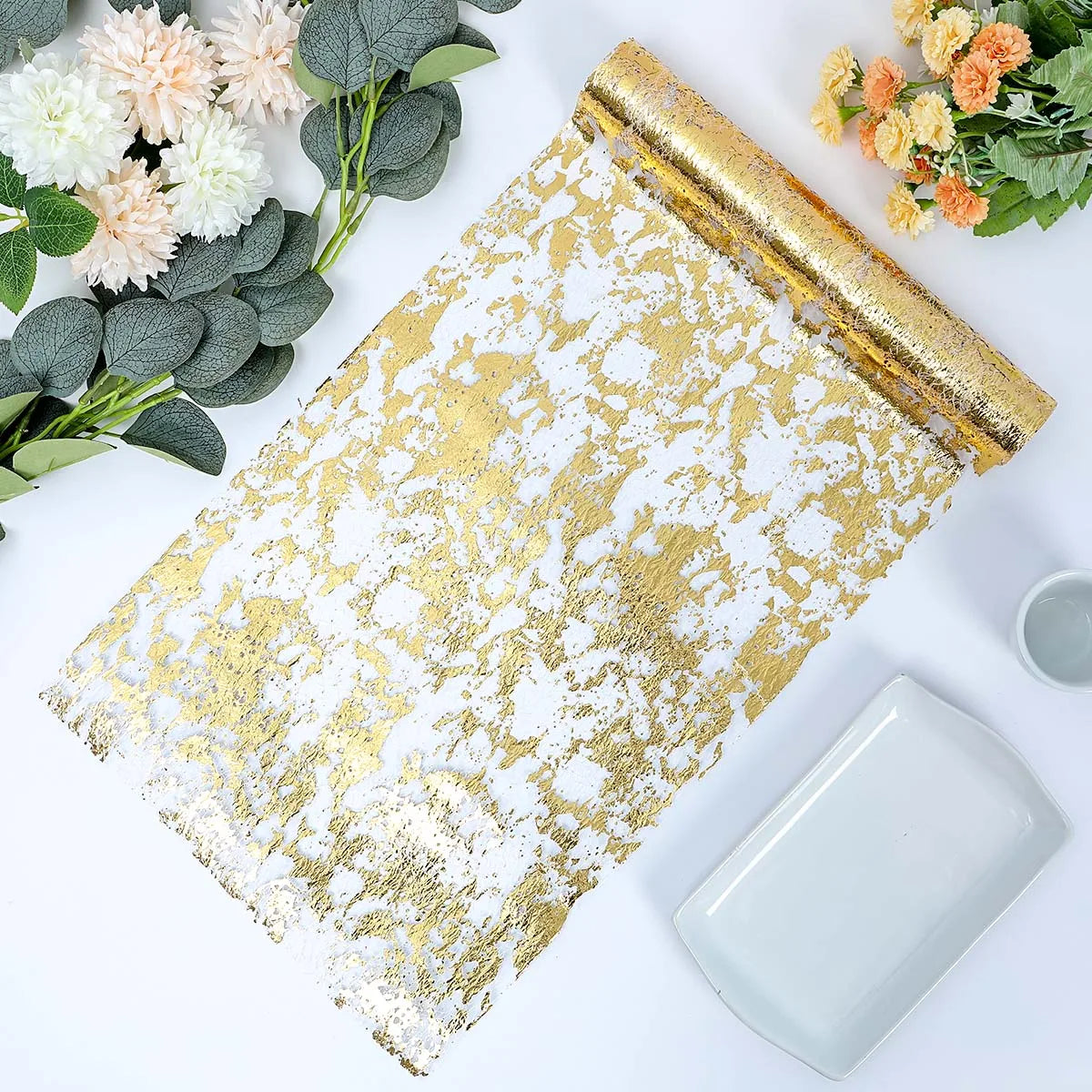 table table or feuille dorée texturée occasion festive semi transparent polyestre événementiel anniversaire mariage