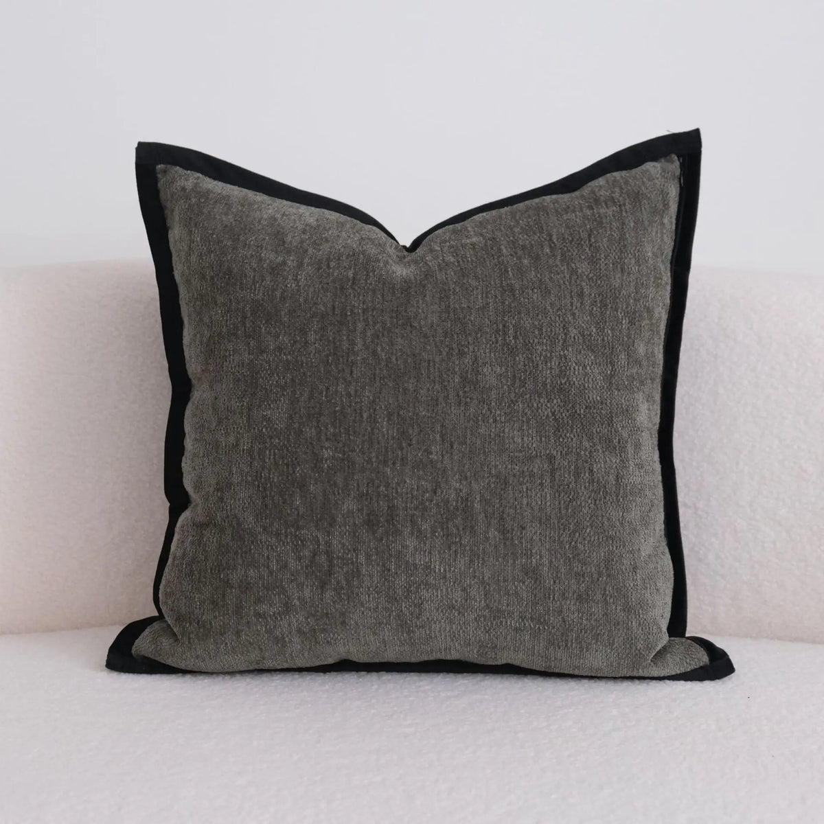 housse coussin polyester motif fleurs noir fond gris nordic contemporain adhésif décoration maison voiture