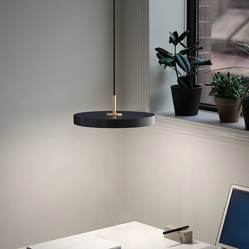 suspension lumineuse ronde opaque moderne noir câble électrique lumineuse salle manger facile