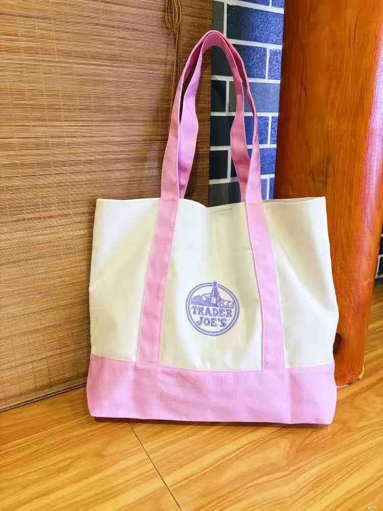 sacs toile colorés blanc vert violet rouge jaune logo trader joes poignées tissu casual