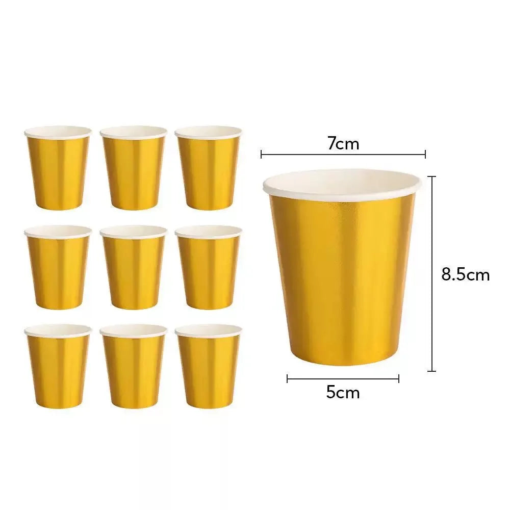 assiettes dorées blanc verres serviettes nappe mariage anniversaire fêtes occasions festives