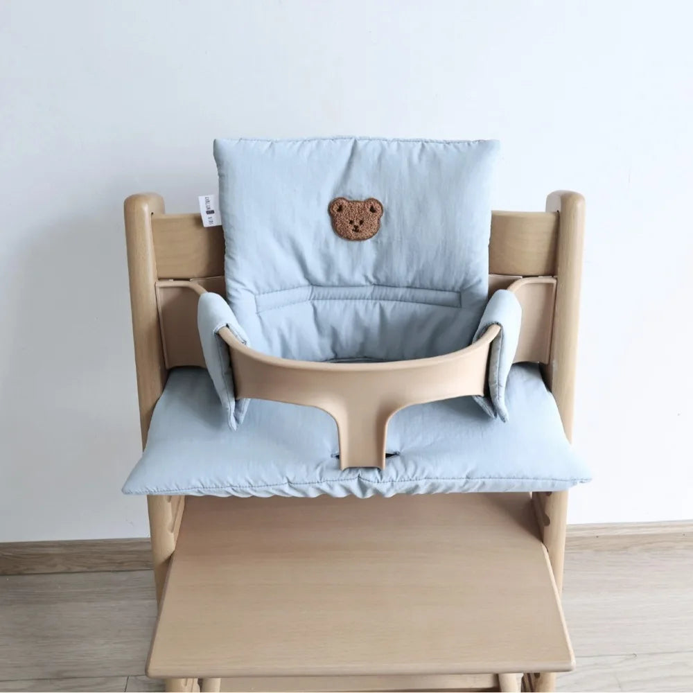 coussin chaise haute ours enfant marron clair confortable chevaux blancs vert olive