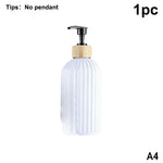 flacons savon liquide marron noir blanc rayures modernes pompes pression étiquettes bois shampoo conditioner