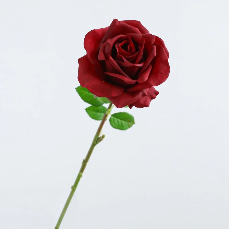 décoration intérieure bouquet roses soie moderne blanc rose rouge minimaliste