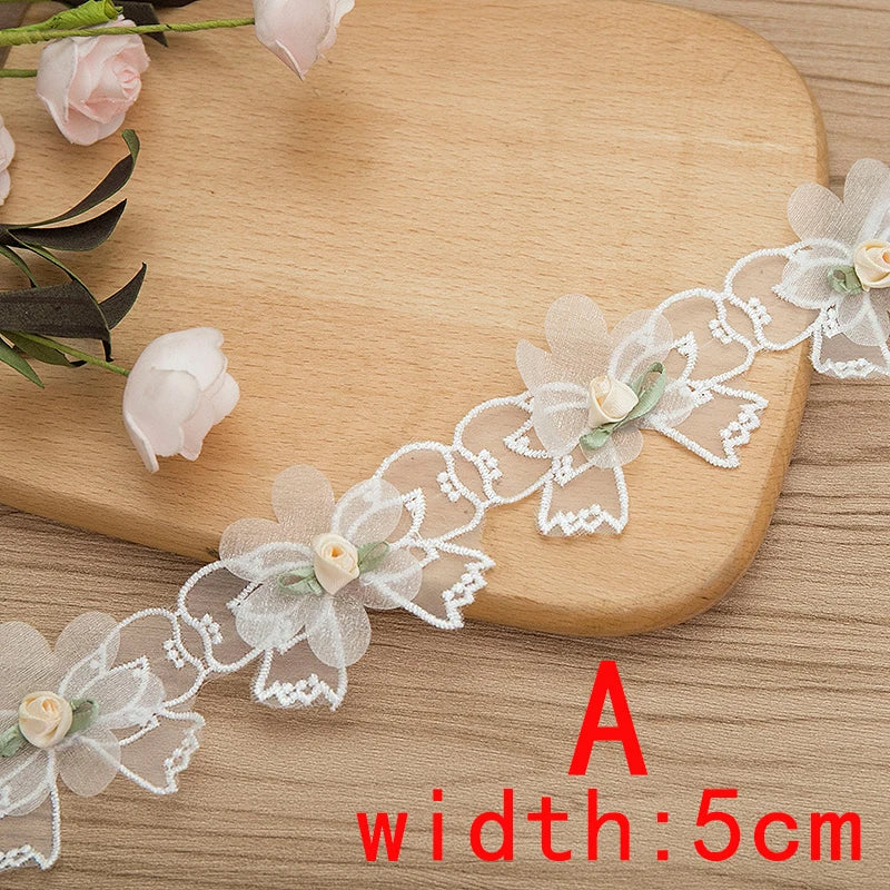 ruban dentelle fleurs papillons blanc rose pâle vert clair mariage vintage romantique artisanal DIY