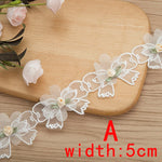 ruban dentelle fleurs papillons blanc rose pâle vert clair mariage vintage romantique artisanal DIY