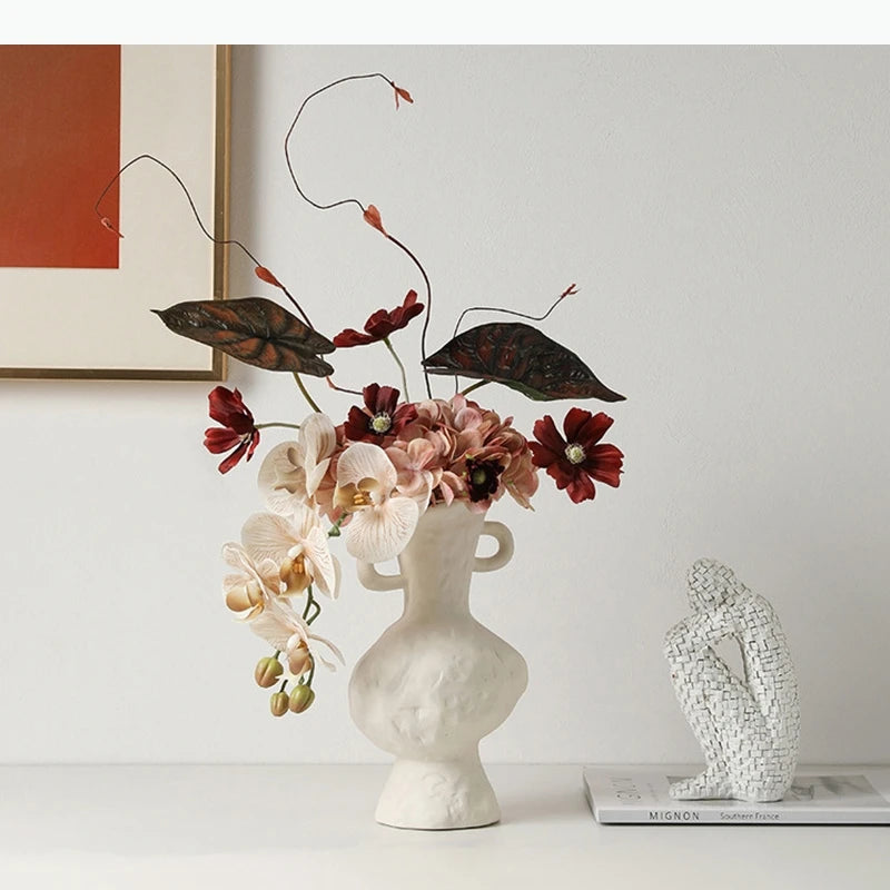 vase moderne minimaliste blanc opaque aspect grumeleux décoration table arrangement floral