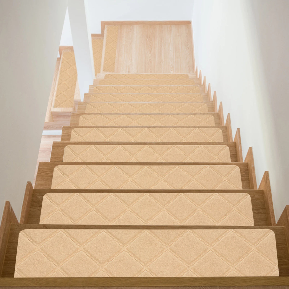 tapis d'escalier gris foncé quilted moderne adhésif 10 pièces 15 pièces protection film