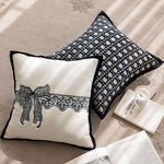 taies d'oreillers élégantes polyester chenille motif dentelle 45x45cm blanc noir decoration maison hospitalière