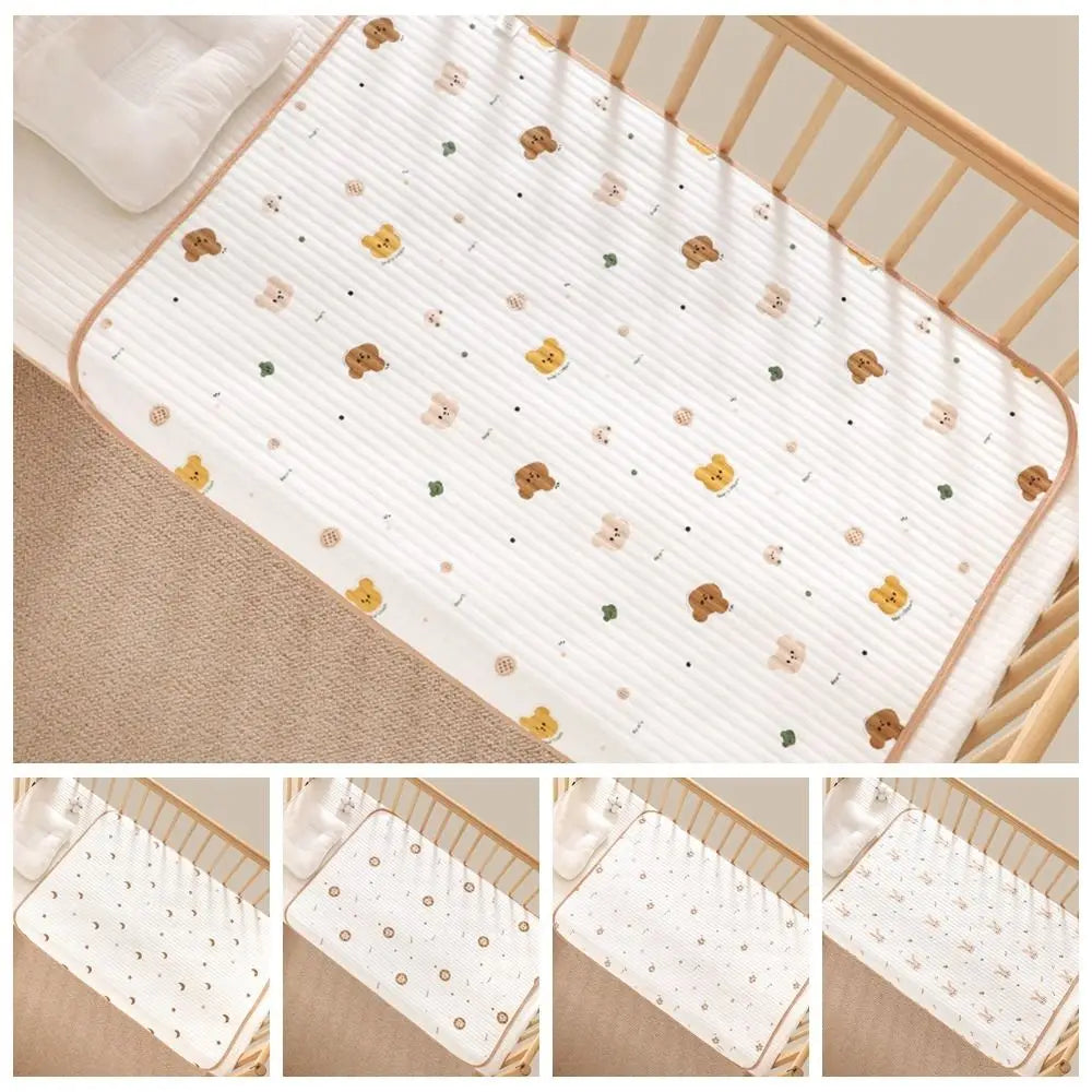 tapis lit enfant moderne rayures animaux ours lapins blanc beige marron vert
