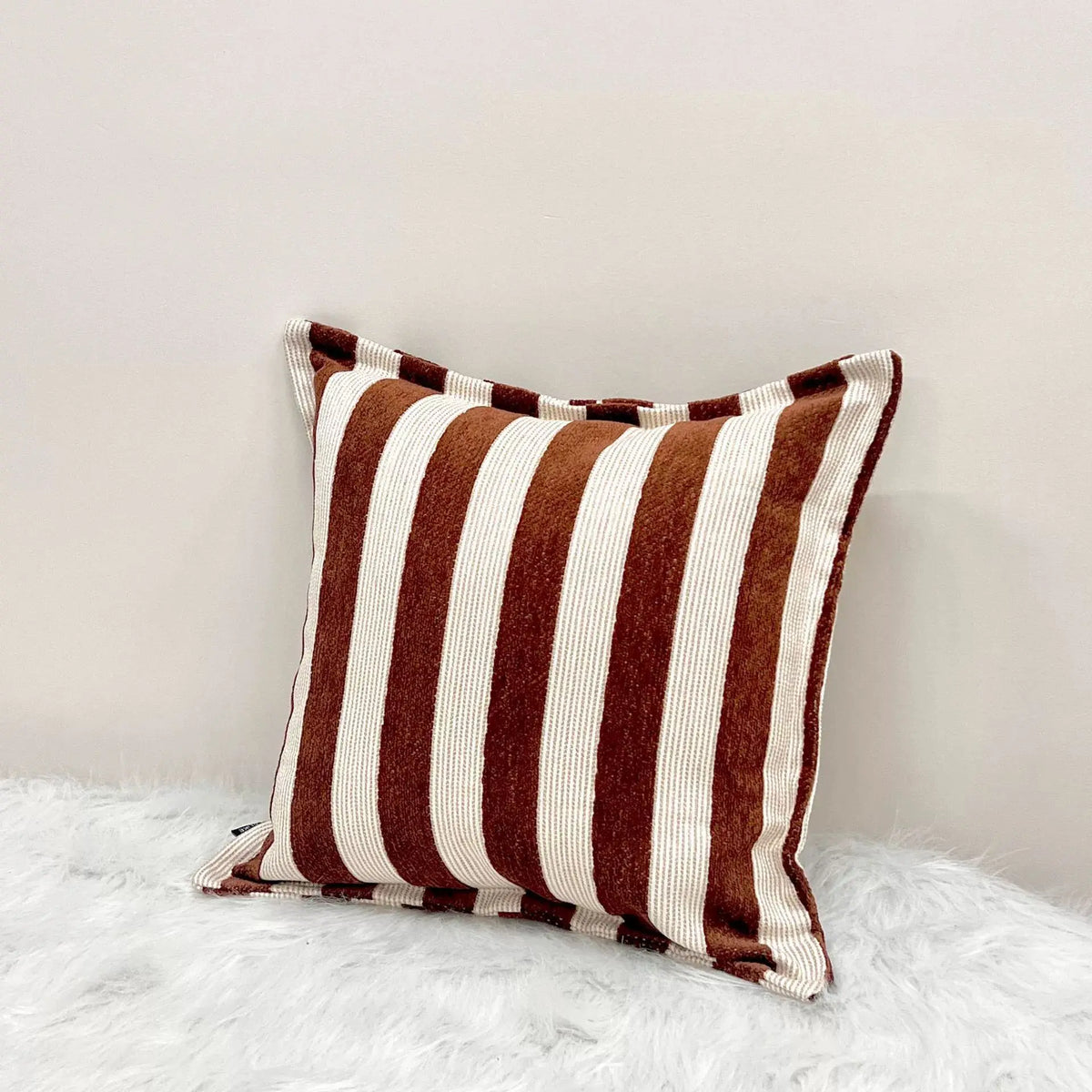housses coussin polyester rayées beige marron modernes adhésives lit dimension 30x50cm 45x45cm decoration interieur
