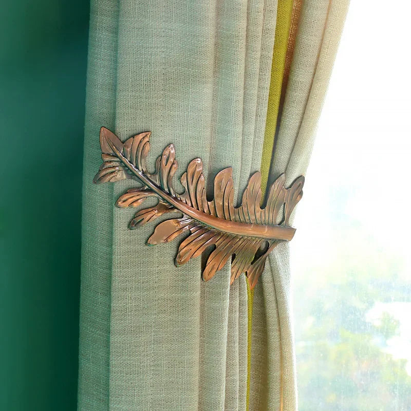 pince rideau feuille stylisée moderne métal fer couleur dorée fixations decorationintérieur anneaux boucles