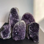 géode quartz améthyste naturelle pierre feng shui décoration maison cristaux violets gris