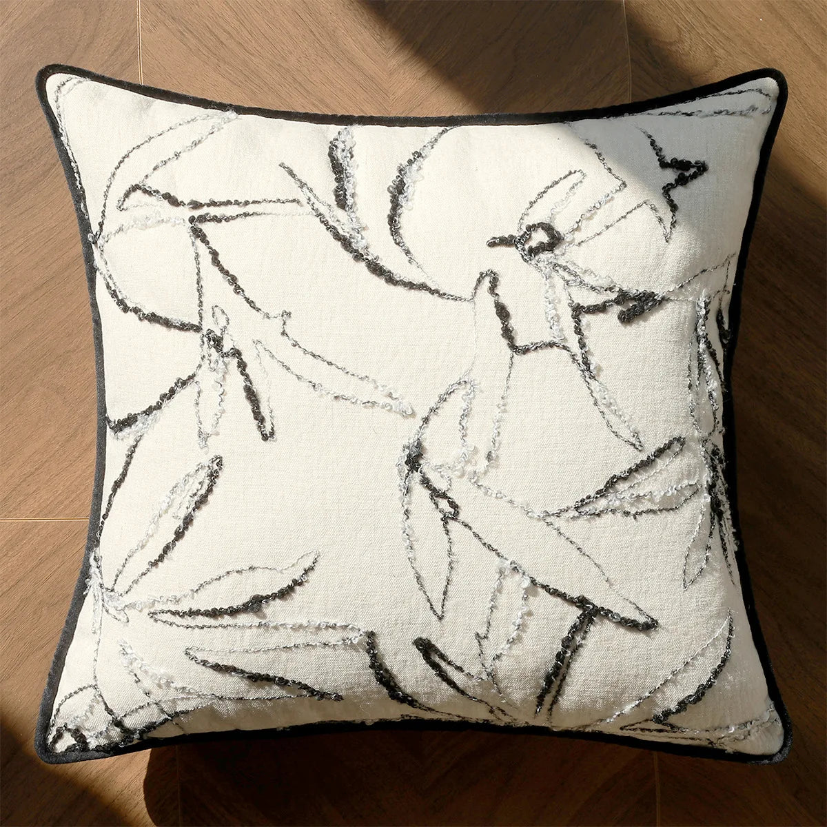 coussin deco fausse fourrure motif geometrique noir blanc nordique contemporain canape voiture