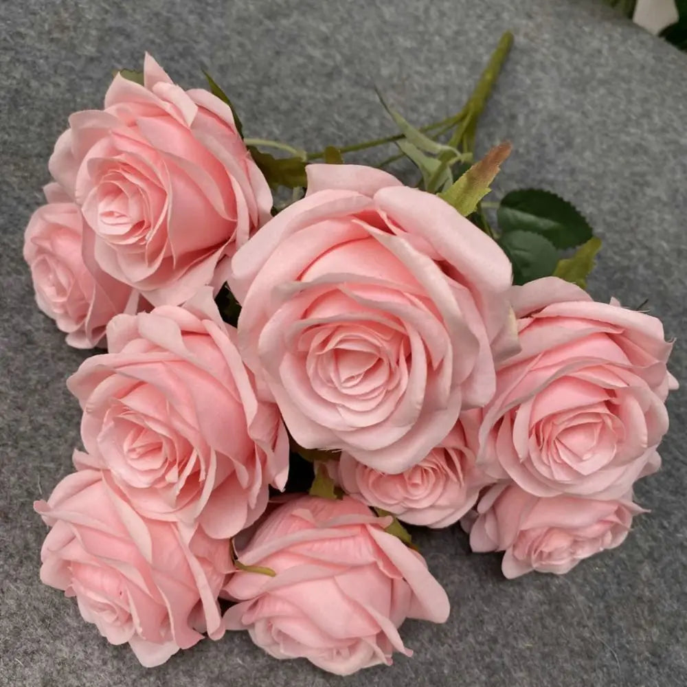 décoration intérieure bouquet roses artificielles modernes élégantes anniversaire mariage festivesOpaque roses bouquet decoration interior