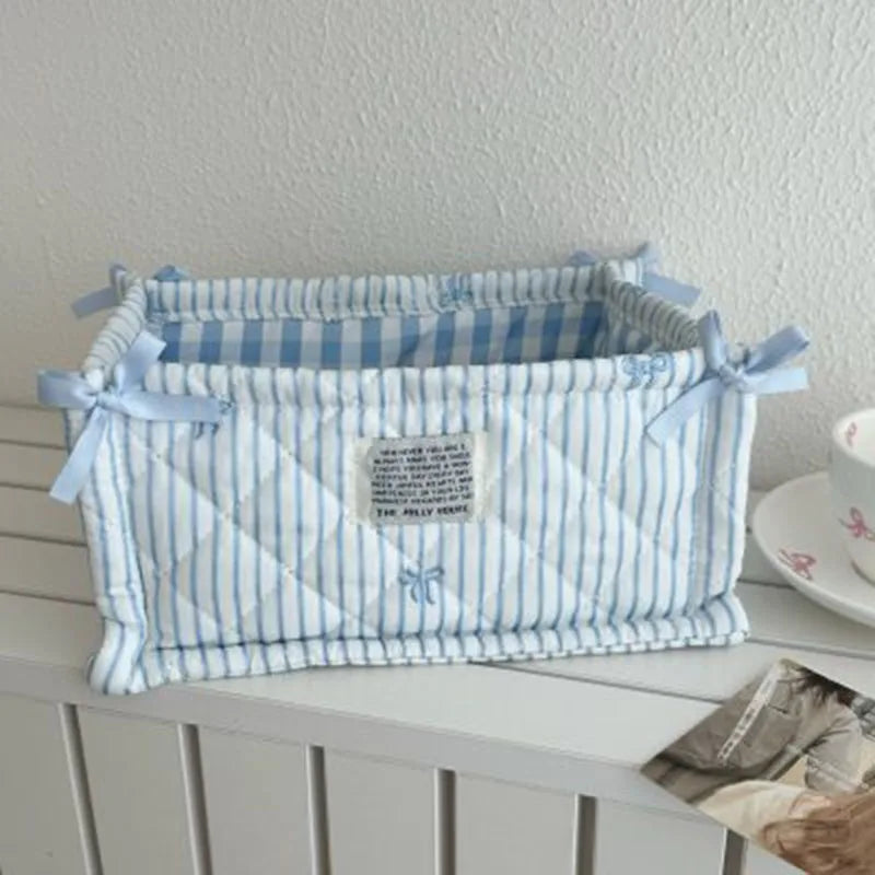 panier rangement tissu bleu clair rayures horizontales classique réutilisable rangement cosmétiques décoration