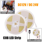 Bande LED COB éclairant une étagère décorative
