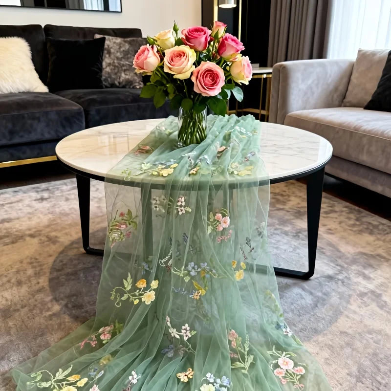 serviette table verte brodée motifs floraux mariage fete printemps été romantique