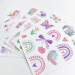 sticker adhésif dessin animé fleurs papillons coeurs maison insectes rose violet vert blanc