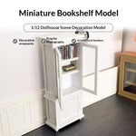 meuble miniature blanc classique maison poupée bibliothèque armoire porte transparente tiroir horloge livresDecoration intérieure