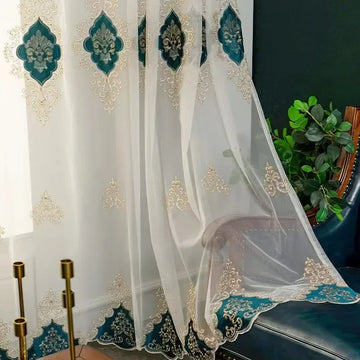 rideau blanc vert doré brodé floral élégant moderne fenêtre hospitalité