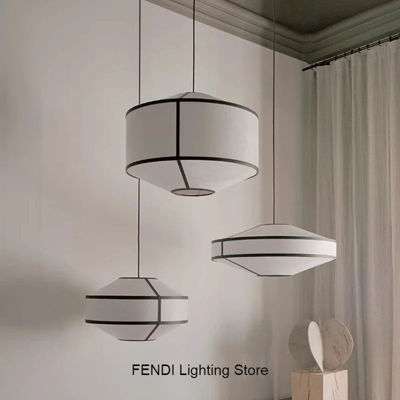suspension lumineuse tissu blanc beige moderne minimaliste lustre salon chambre intérieur épuré