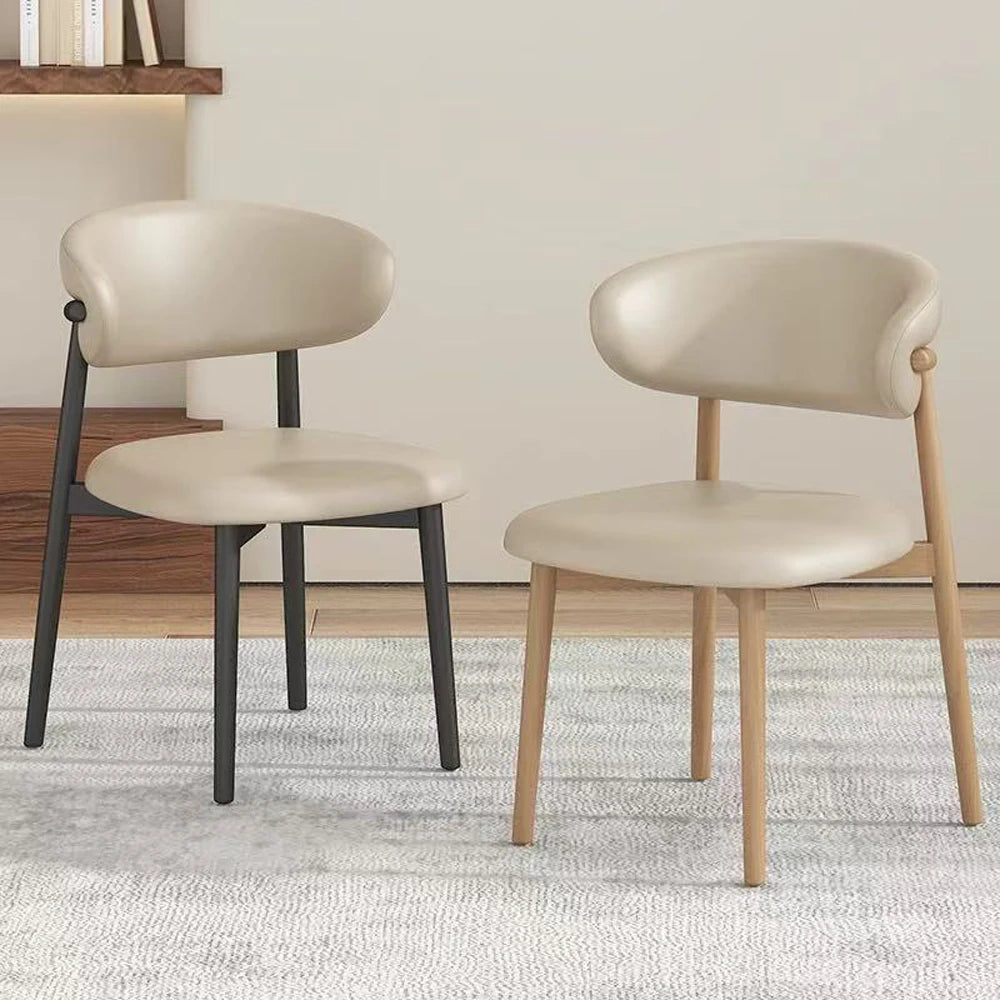 chaise moderne simili cuir beige noir confortable assemblage minimaliste pieds solides assise large dossier