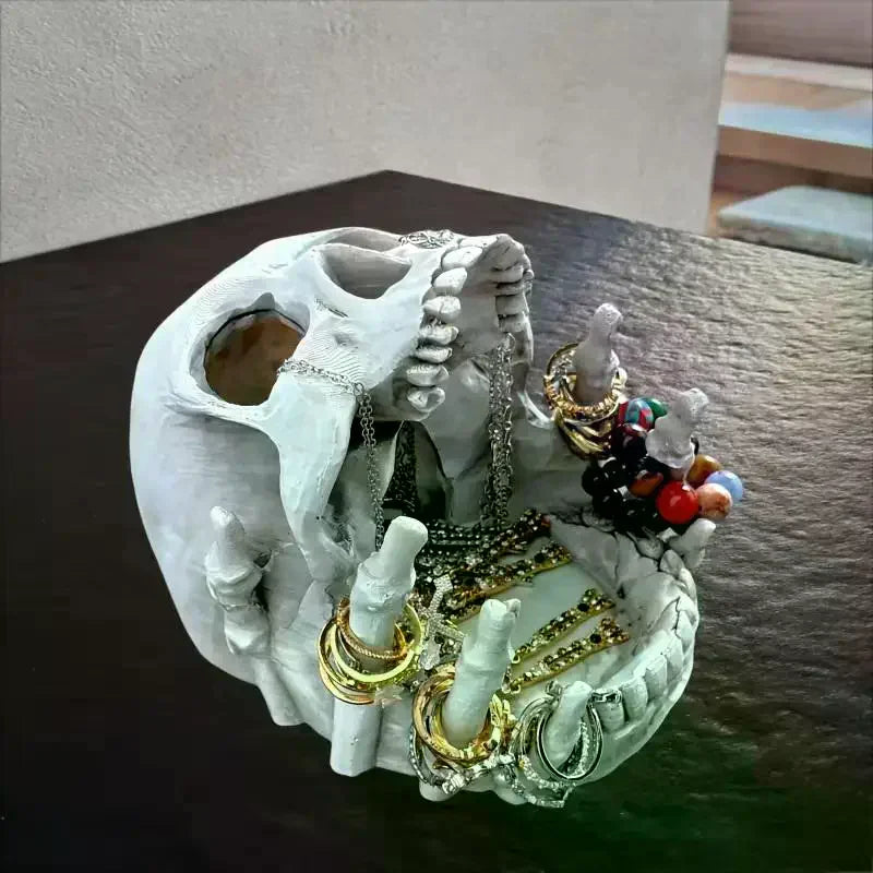 boîte rangement bijoux crâne sculpté blanc artisanal anneaux chaînes boucles doreilles halloween gothique