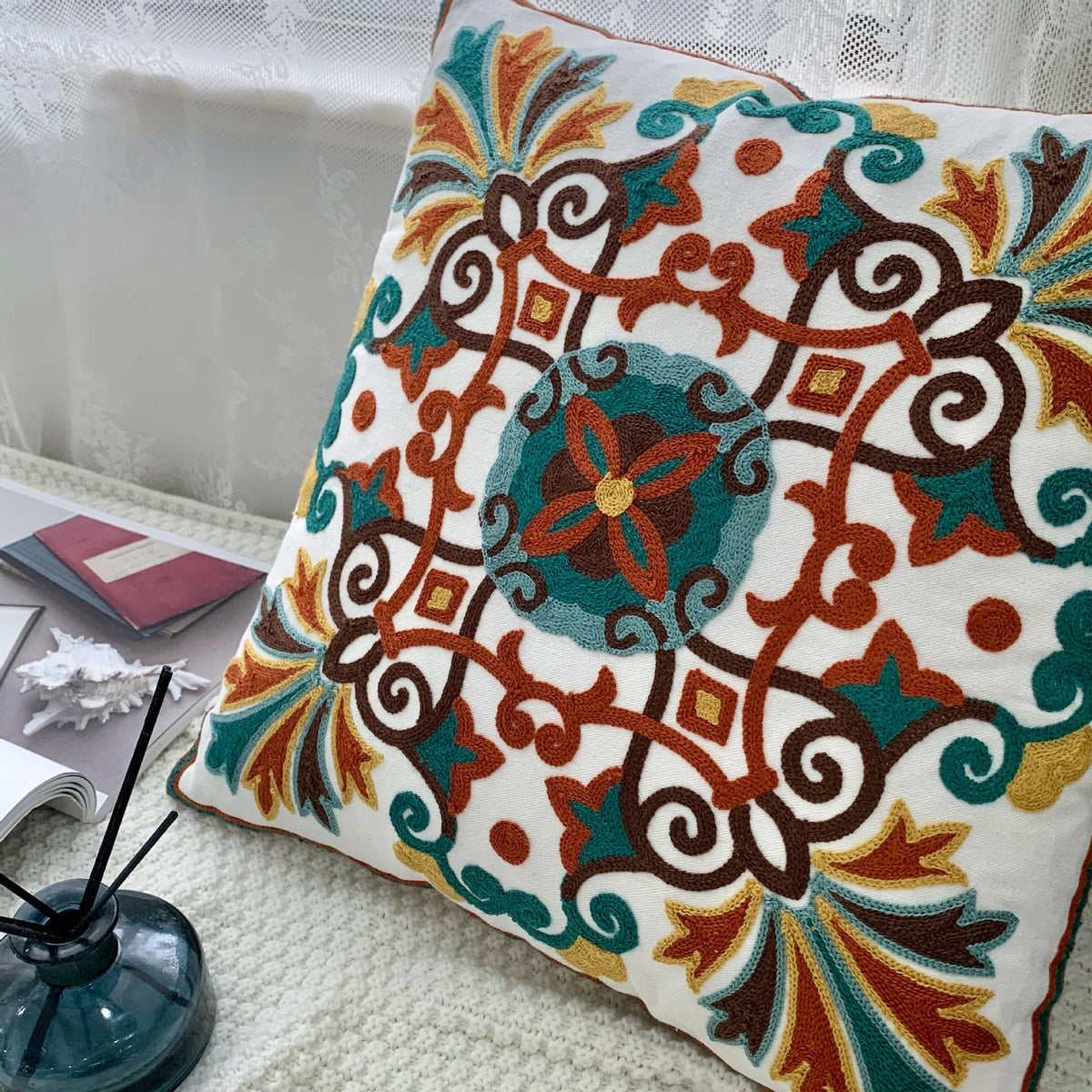taies d'oreiller coton polyester ethnique floral brodées couleurs vives motifs géométriques coussins deco 45x45cm