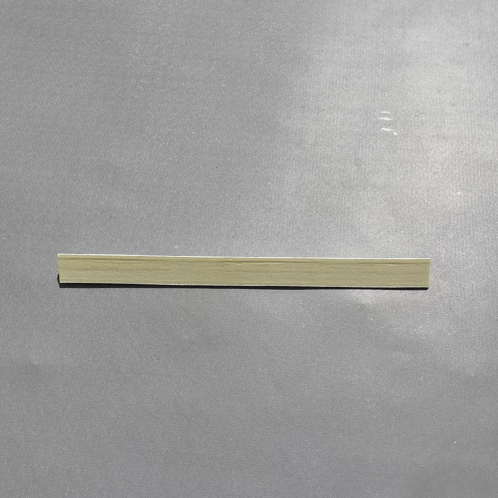 moulures decoratives resine blanc modernes adhésives mur fond plinthe profiles lisses opaques