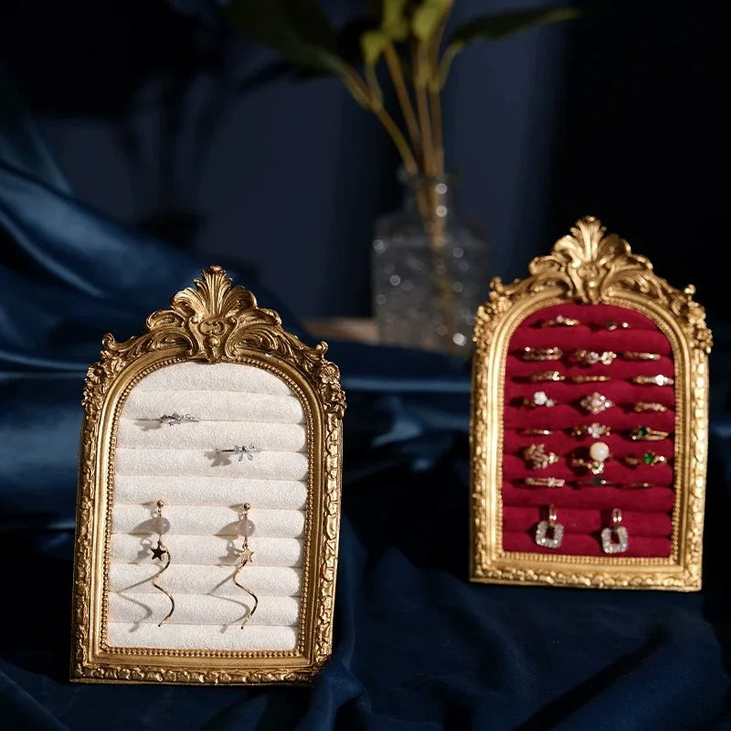 porte bijoux résine velours or blanc rouge classique baroque colliers boucles oreilles bagues bracelets