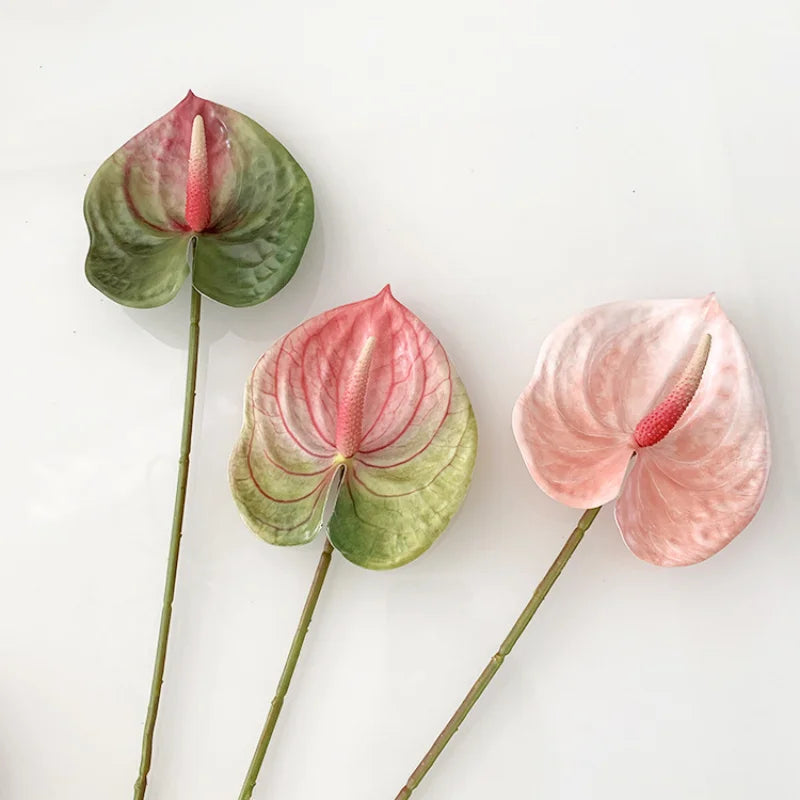 fleurs artificielles anthurium rouge vert rose blanches décoration moderne mariage intérieur decoration capitule plastique