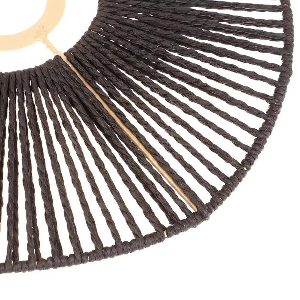 suspension lumineuse tissée noir beige moderne artisanal fan shaped opaquer