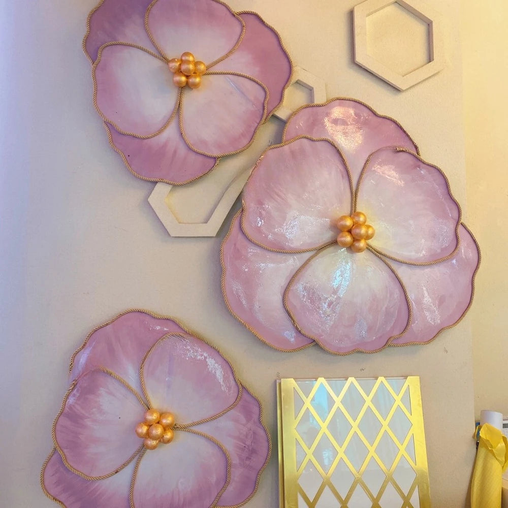 fleur artificielle moderne rose blanche dorée bordure élégante intérieur décoration murale grande taille
