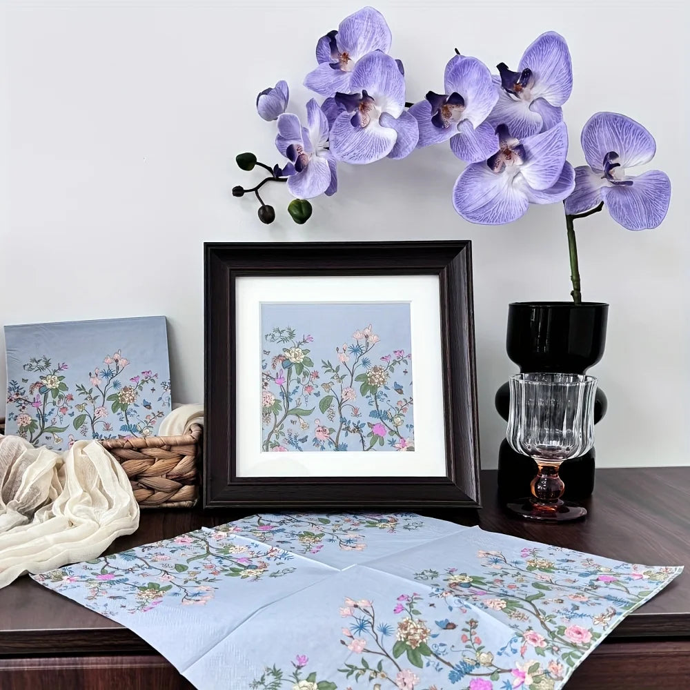 serviettes jetables fleur sauvage motif floral complexe decoration table elegante papier bleu gris rose