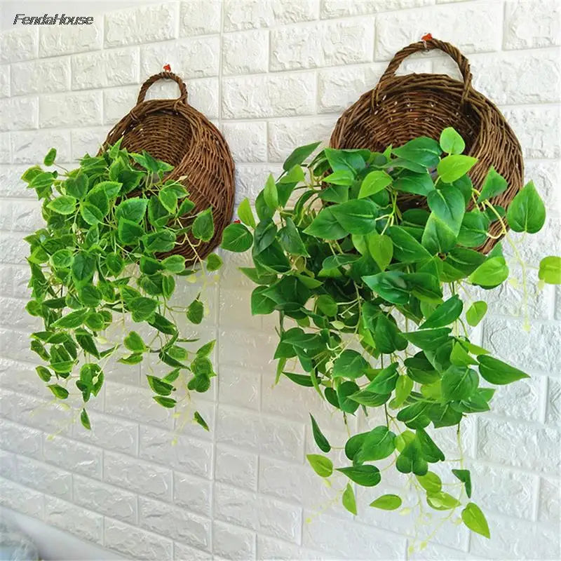panier suspendu tressé rotin marron clair marron foncé beige clair traditionnel anneau métallique plantes