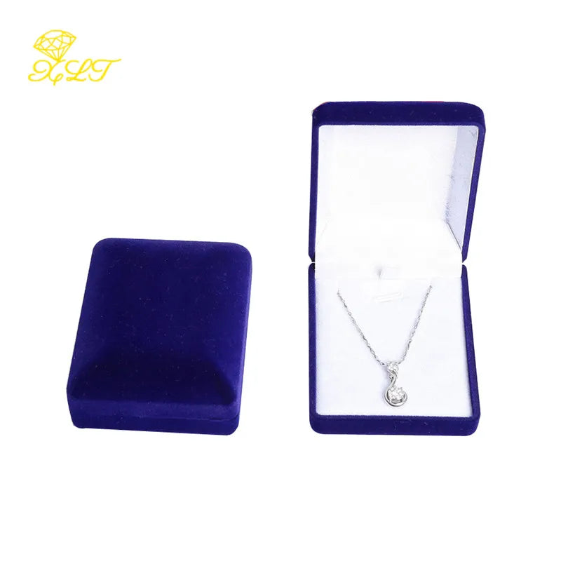 boîte rangement velours collier plume élégant classique pendentif plume argenté emballage sécurité transport bijoux