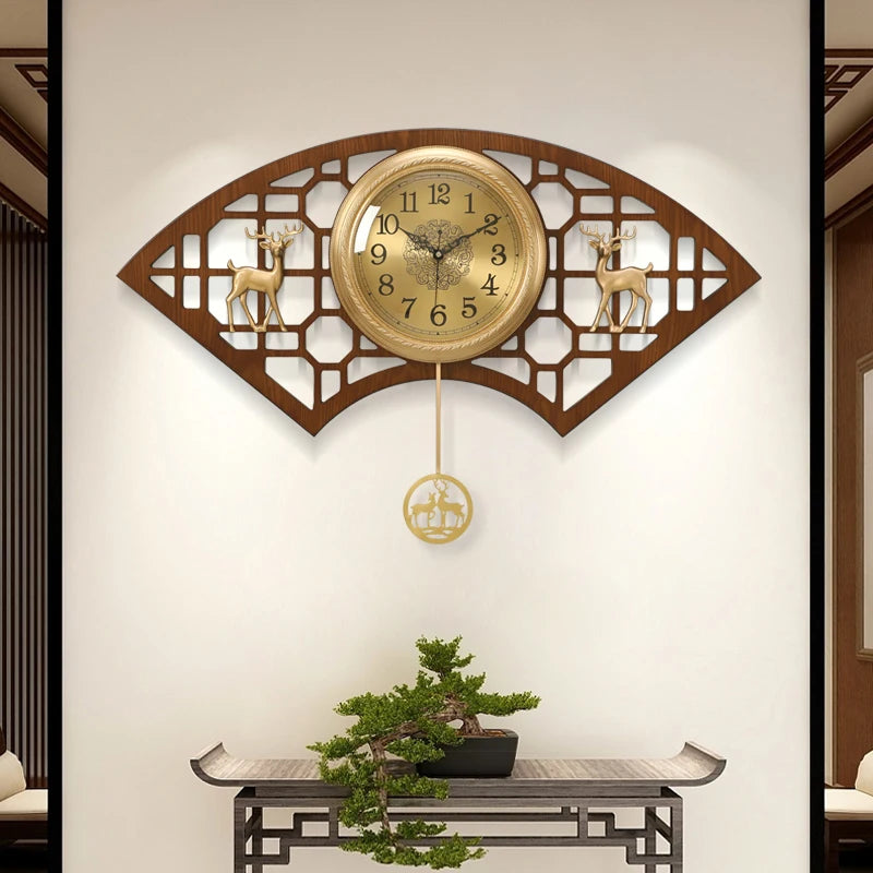 horloge murale chinoise traditionnelle asiatique ventilateur cerf floral marron doré salon