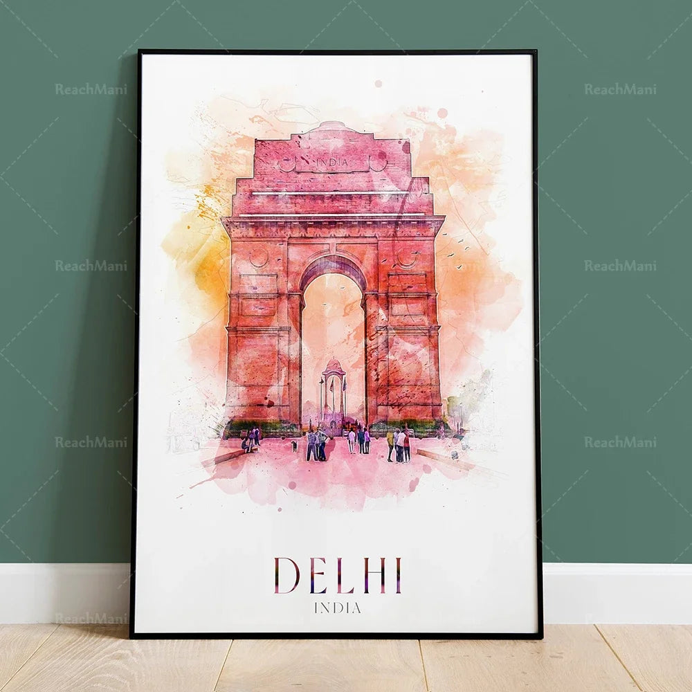 L'image représente la célèbre porte de l'Inde à Delhi, l'un des monuments les plus emblématiques de la capitale indienne, avec son architecture distinctive et son atmosphère dynamique.